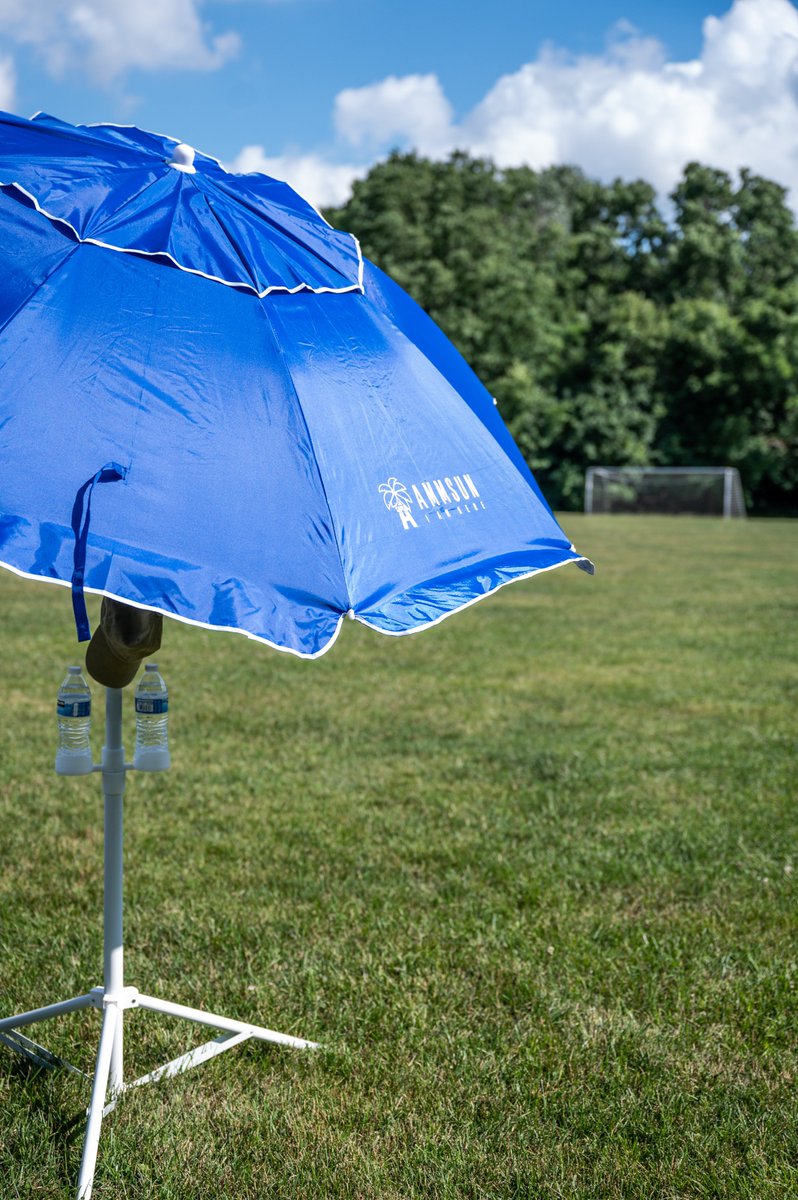 AmmsunOutdoor's tweet photo. Long game? No problem.

Stay shaded, keep your drinks close, and enjoy every minute from kickoff to the final whistle.

#AMMSUN #SportUmbrella #GameDay #Sideline #StayShaded #Sports #Outdoor #Weekend https://t.co/X82oDXE1nU