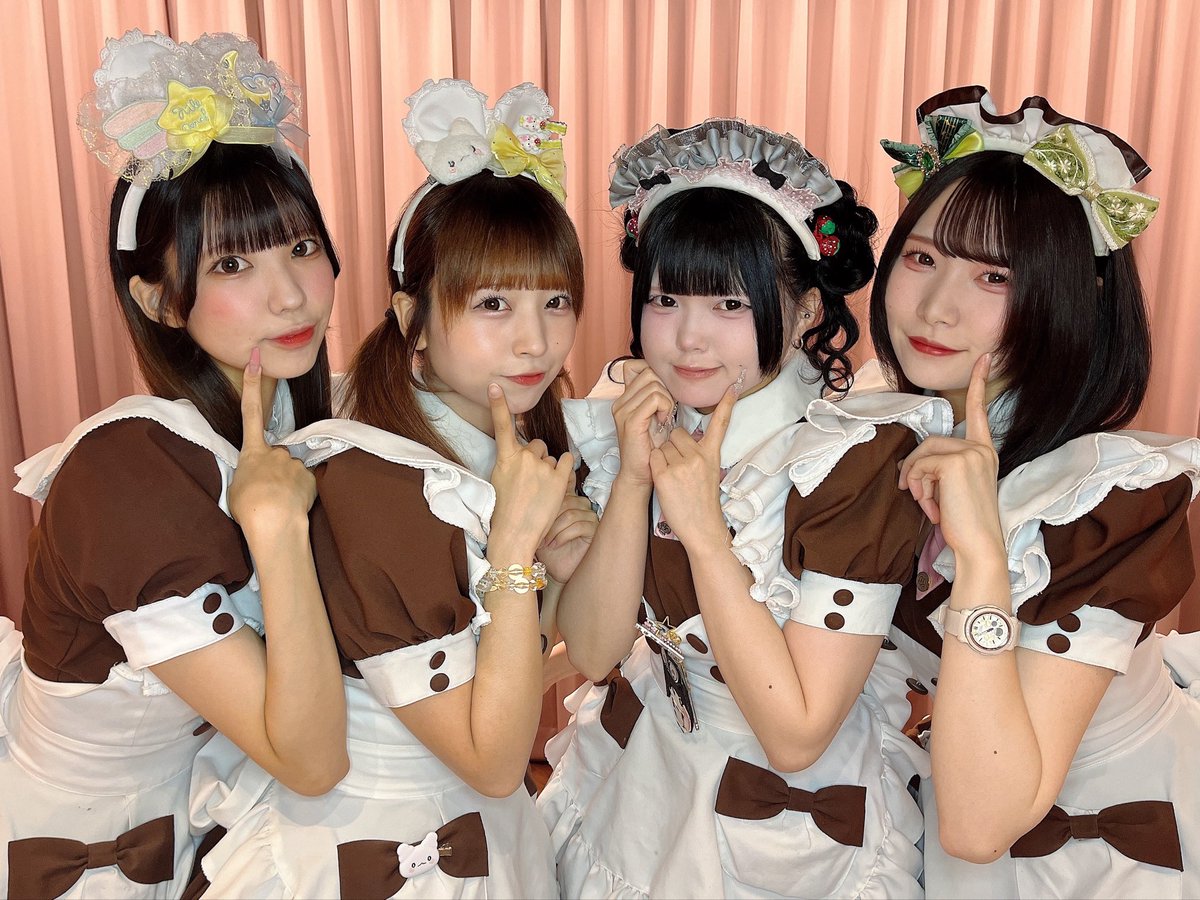 athome_cafe's tweet photo. あっとほぉーむカフェ 本店3階

おーぷんしました🎀

お屋敷で萌ちゃーじして 萌え萌えな日にしませんか？ദ്ദി＞ᴗ＜)🎀✧

ご主人様お嬢様のご帰宅お待ちしております⟡.·

💚おーぷんぐみ💛
なりり♡つきは♡めるの♡きぬ https://t.co/rxYSaCqsHC
