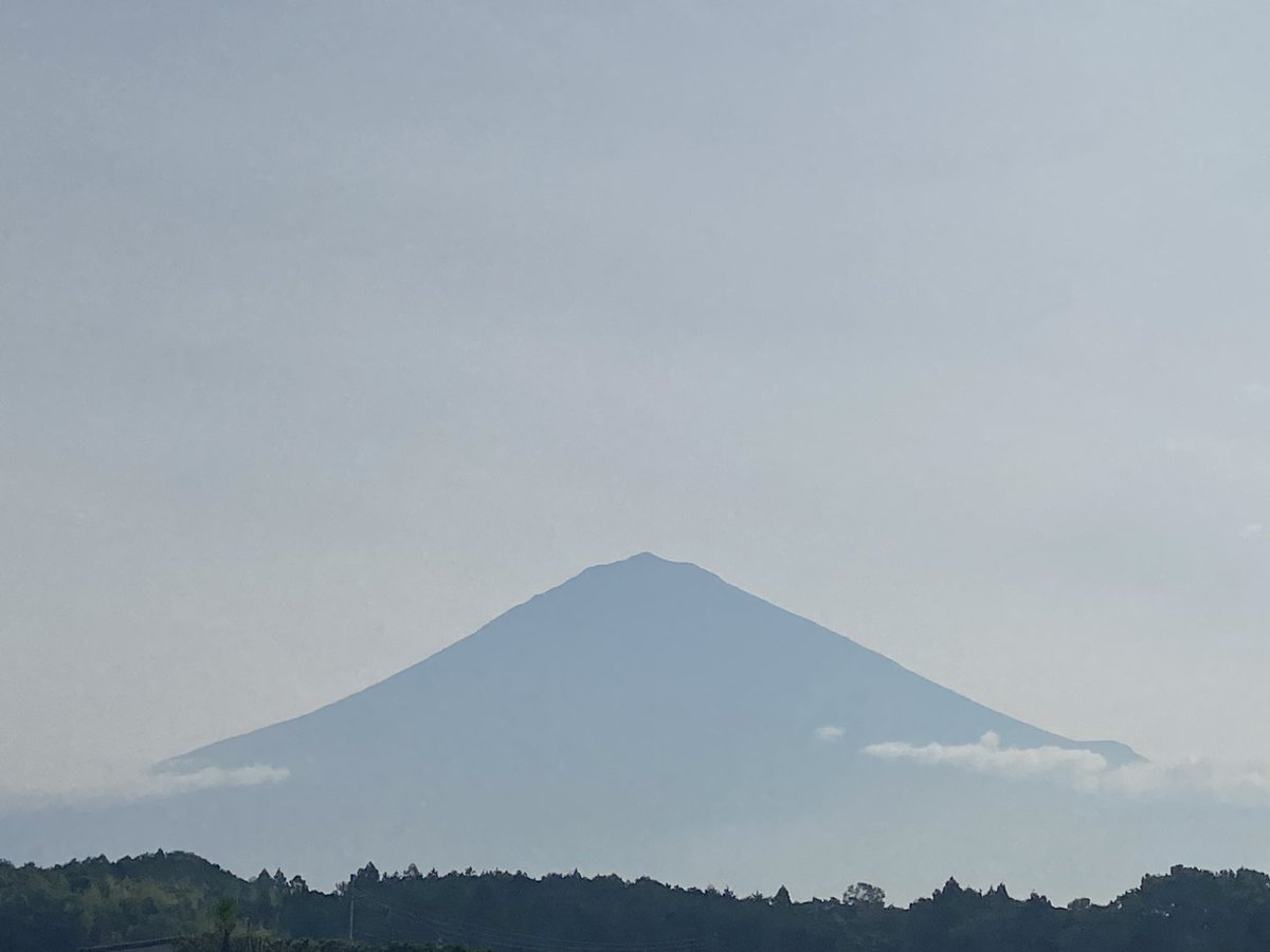 aba369chan's tweet photo. 今朝の富士山 https://t.co/wbSzieU4Xw