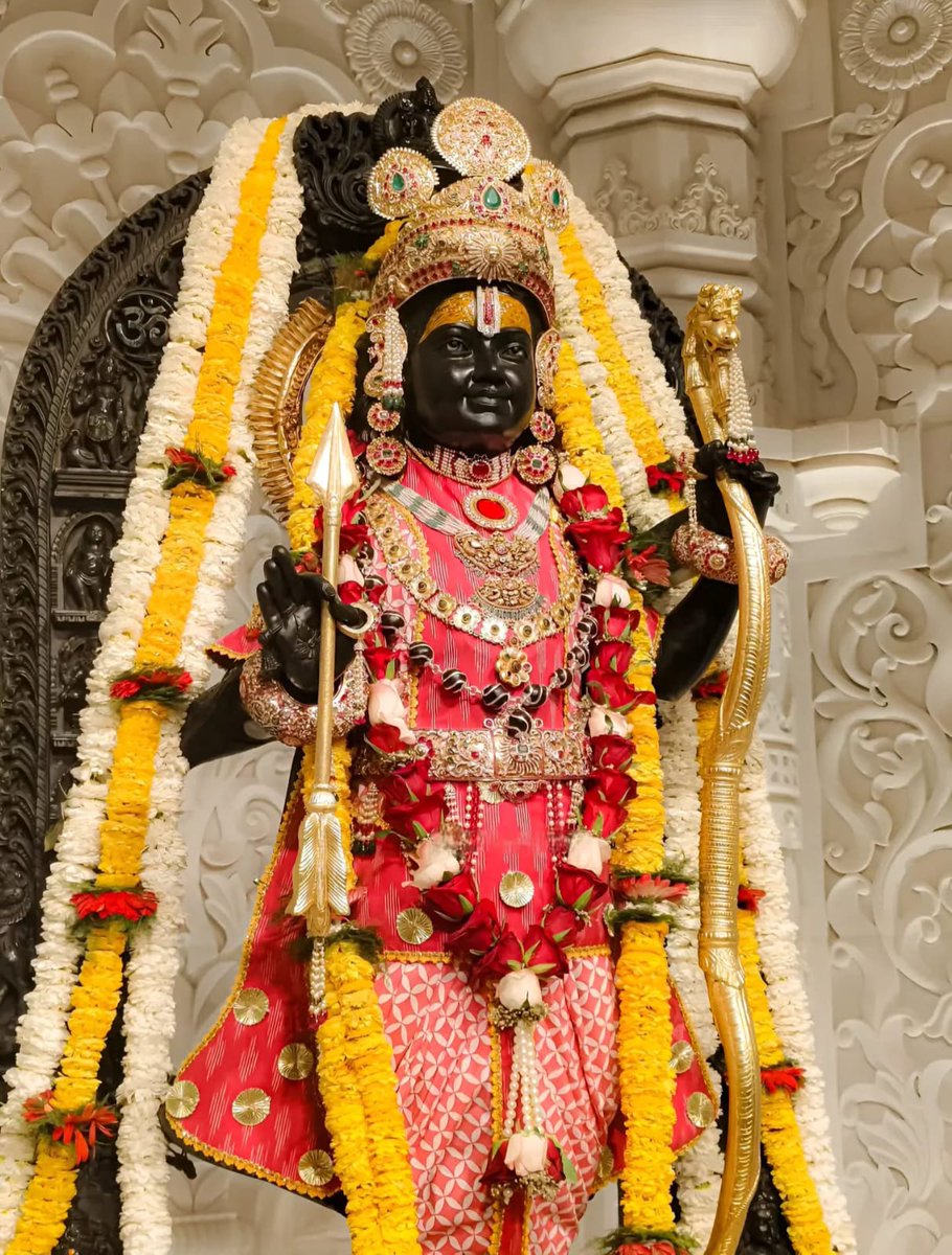 Ar81200's tweet photo. पायो जी मैंने राम रतन धन पायो
पायो जी मैंने

वस्तु अमोलिक दी मेरे सतगुरु
कृपा कर अपनायो
पायो ज��� मैंने कृपा कर अपनायो
पायो जी मैंने राम रतन धन पायो

जन्म जन्म की पूंजी पाई 
जग में सबी खुमायो
पायो जी मैंने जग में सबी खुमायो
पायो जी मैंने राम रतन धन पायो

खर्च ना खूटे चोर ना लूटे
खर्च ना खूटे चोर ना लूटे
दिन दिन बढ़त सवायो
पायो जी मैंने दिन दिन बढ़त सवायो
पायो जी मैंने राम रतन धन पायो

मीरा के प्रभु गिरिधर नागर
मीरा के प्रभु गिरिधर नागर
हर्क हर्क जस गायो
पायो जी मैंने हर्क हर्क जस गायो
पायो जी मैंने राम रतन धन पायो
पायो जी मैंने राम रतन धन पायो
पायो जी मैंने राम रतन धन पायो

जय श्री राम 🚩 #जय_श्री_राम