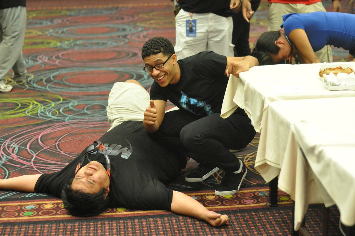 MDLuna's tweet photo. Watching a bit of EVO last night made me remember this photo from years ago. #evo2026 #FGC https://t.co/17Yj2dIKvS
