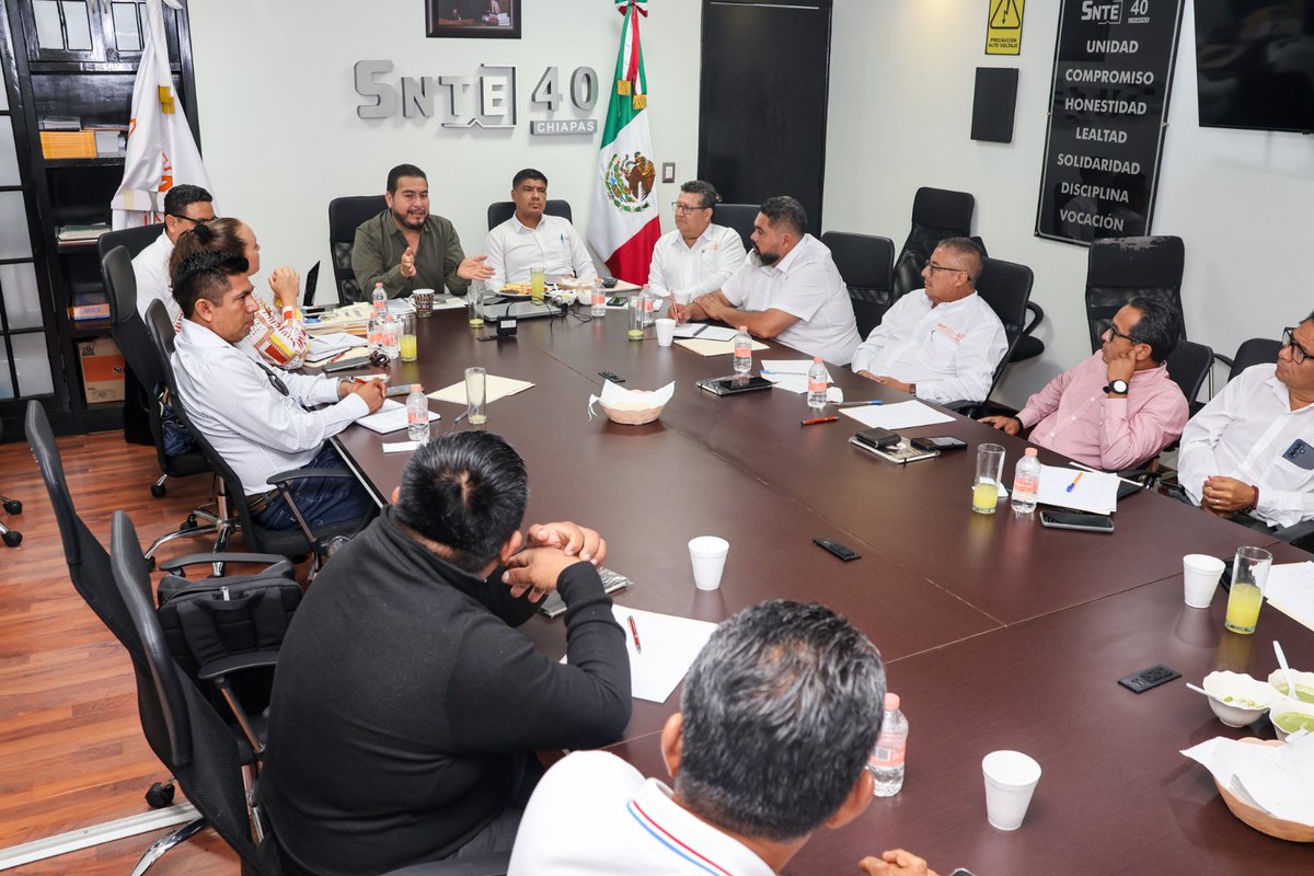 SECC40CHIAPAS's tweet photo. 📢 ¡Inicia la Jornada de Información de la Respuesta Salarial 2026! 🤝
La primera reunión se realizó con las y los representantes sindicales de los niveles de Preescolar y Telebachillerato.
#SNTE40 #UnoSomosTodos #TodosSomosUno #RespuestaSalarial2026 https://t.co/JYkAw3yJXS