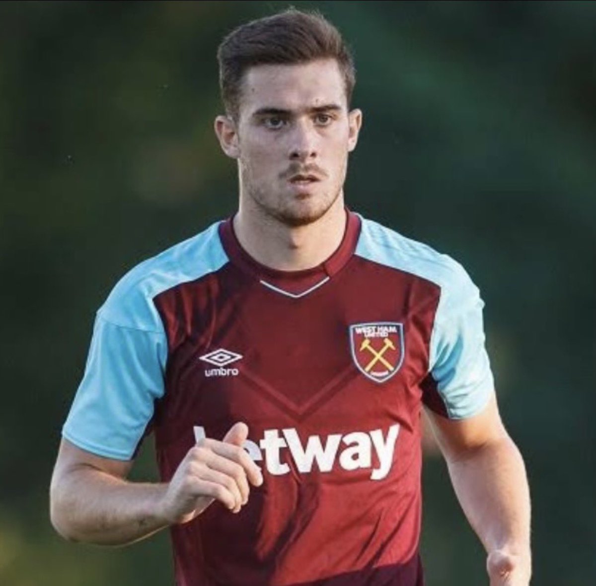 HammerMusePerth's tweet photo. Happy 29th birthday 2 Antonio "Toni" Martínez López✍️from Valencia Mestalla,4 £2.4M,played 4 the mighty⚒️between 2016-19,
made 3🏆Apps(started in⚒️U23s)
Debut Vs Shrews(FA🏆7-1-18)
Loans 2 Oxford,Valladolid,Rayo Majadahonda,Lugo.Many happy returns,have a great day 🥳🍻🎂🎁🎈⚒️ https://t.co/47QOoTelVF