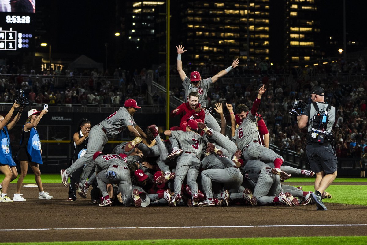CWSOmaha's tweet photo. One week later and it still gives us chills. 🏆

#MCWS x #RoadToOmaha https://t.co/g9Mgkh81ay
