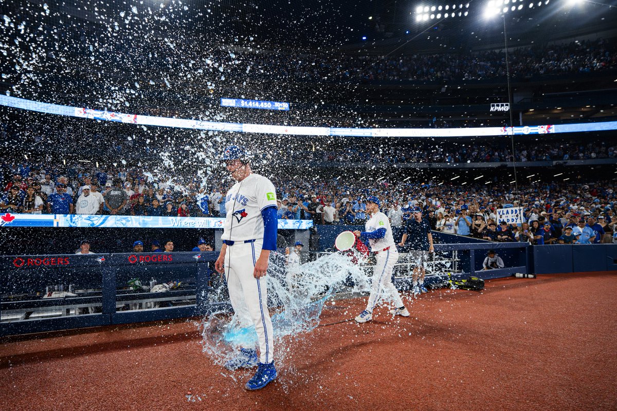 BlueJays's tweet photo. Double Dump for the Dawg 🐶💦 https://t.co/IE68TOD0Dh