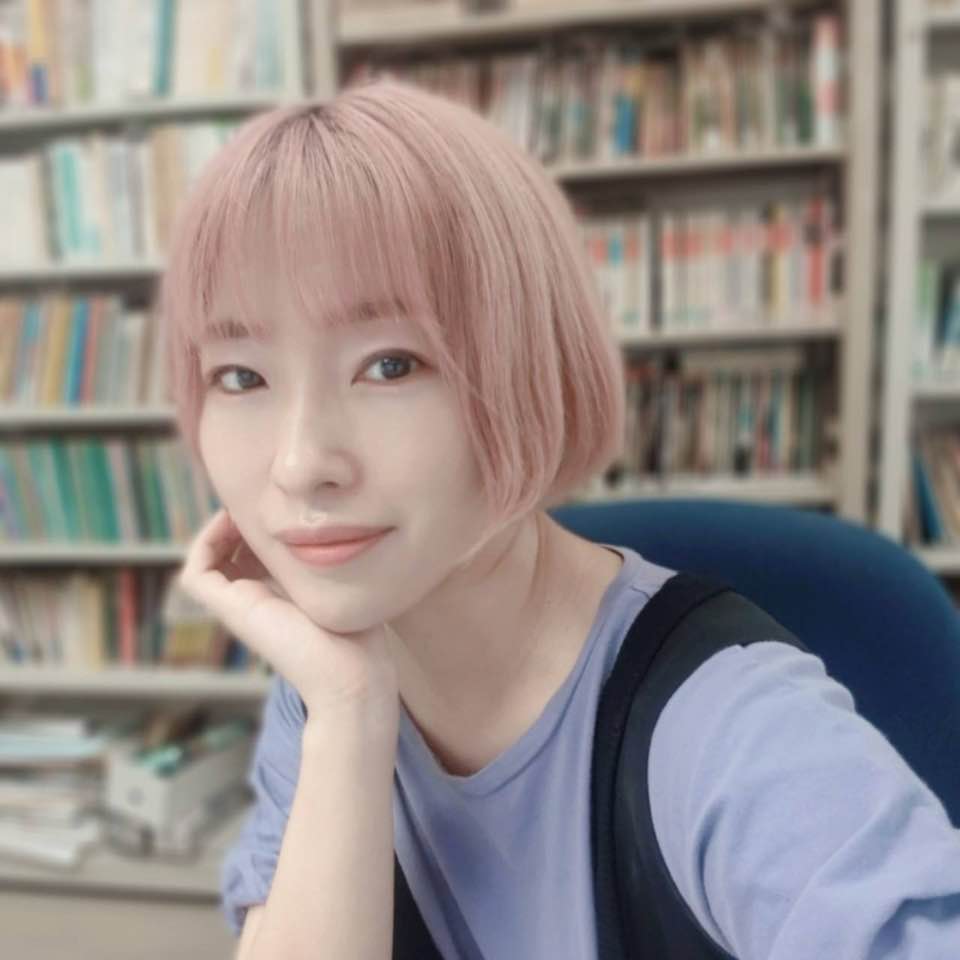 risaku's tweet photo. 「買春処罰」は何をもたらしてきたのか。何をもたらそうとしているのか。

シンポジウム 「『セックスワーク』は犯罪なのか？」リアル会場での受付は満員になりました。
配信チケットは引き続き受け付けております。
https://t.co/BOgc1XaOhl
・配信チケットは1500円になります。
・当日、会場で上映の『ぜんぶ売女よりマシ』の配信はいたしません。ご視聴希望の方は各配信サービス（U－NEXT、ビデオマーケット等）をご利用ください。
・配信は上映後の14時以降開始のシンポジウムから行います。
・配信は14時から始まりますが、シンポジウム開始まで5～10分程度かかる可能性があります。
・配信はアーカイブでもご覧いただけます。イベント当日の開始時間より24時間後まで配信チケットを購入できます。視聴期間はイベント当日の一か月後までとなります。
2026年7月5日（日）
14時スタート
登壇者
河原梓水（福岡女子大学・元セックスワーカー）
武子愛（島根大学・ソーシャルワーカー）

性的サービスを売ることは、売る人の「尊厳」を傷つけるのか。 「まっとうな」仕事に就けるなら、そのほうが幸せなのか。 そして、その価値判断を下すのは誰なのか。
本イベントでは、日本でも導入が議論されつつあるスウェーデン式の買売春規制をめぐって、先行導入国で起きた殺人事件を扱ったドキュメンタリー映画『ぜんぶ売女よりマシ』について触れながら、セックスワーカー支援の現場、法制度、福祉政策の関係について、支援者・当事者それぞれの立場から議論します。
支援や規制、「保護」は、誰の安全と尊厳を守るために存在するのか。 映画を通じて、参加者のみなさんとともに考えます。