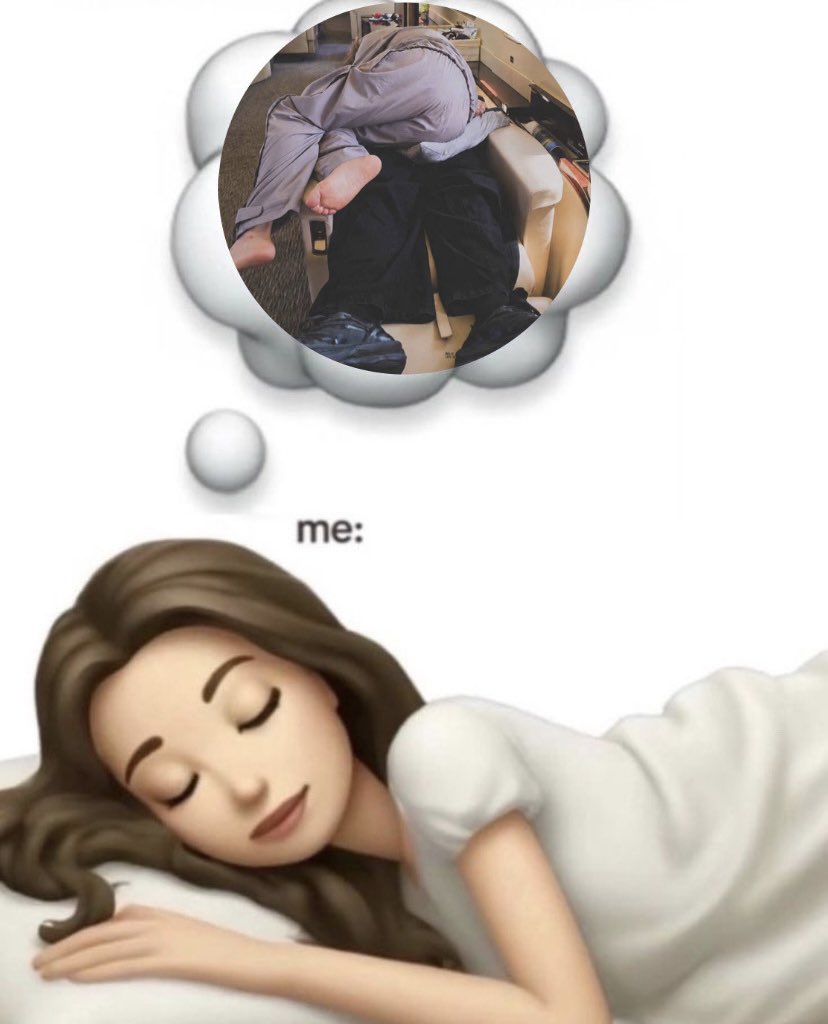 minaegguk's tweet photo. hoy me iré a dormir así https://t.co/6lDmyTE79p