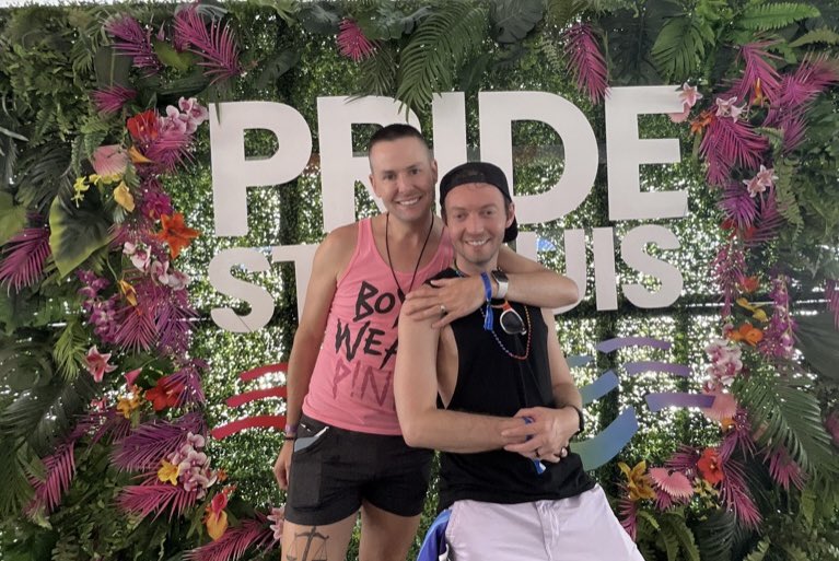 AnxiousGay tweet media