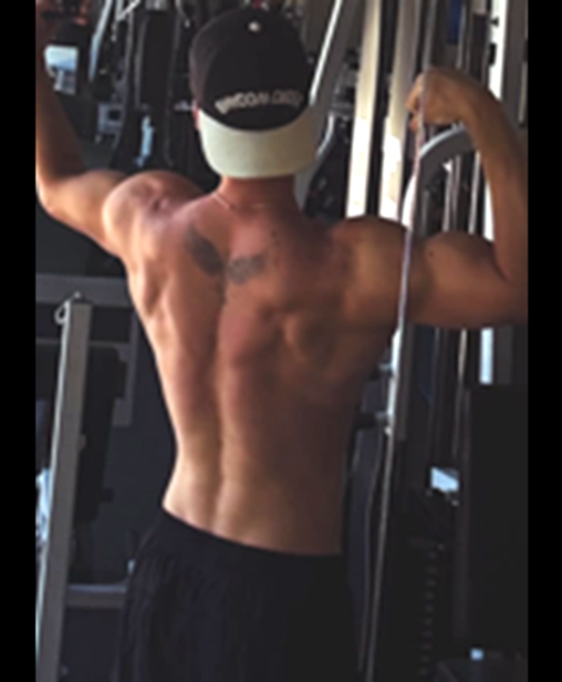 Adonis_Admirer's tweet photo. 💦 Backshot Baddies 💦

💪 Blake Gray https://t.co/A2Wt01gOLk