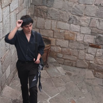 iAlan tweet media
