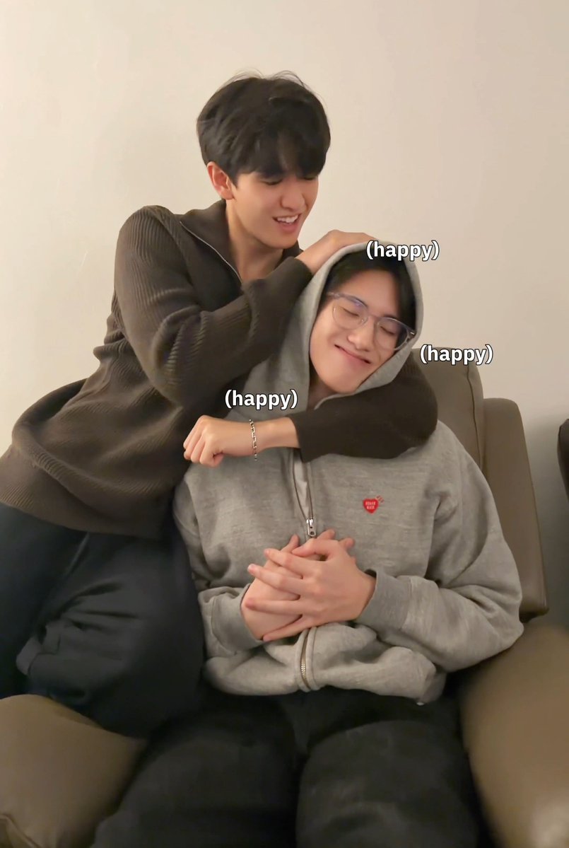 paripari13_'s tweet photo. มีไหล่เอาไว้ให้ซบ                       มีมุมให้เธอได้พัก https://t.co/jByisE77G1