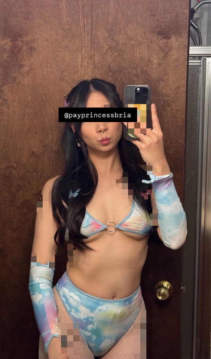PayPrincessBria's tweet photo. festival szn is quickly approaching 

send $100 for my festival outfits and maybe i’ll let you take a look at them https://t.co/lF7pSVMzPq