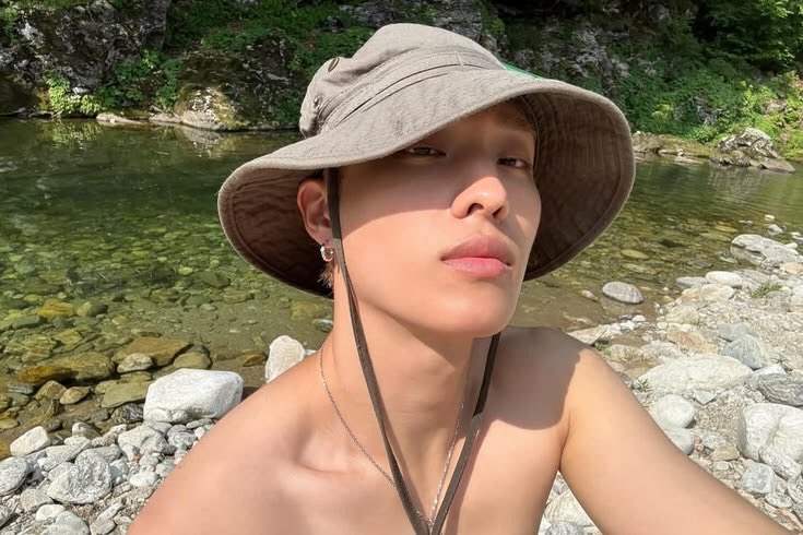 woosanger's tweet photo. when #keetak go on a tropical trip together and take shirtless photos with each other.. it’s gonna be #OVER for me https://t.co/lSLHgUKc5S