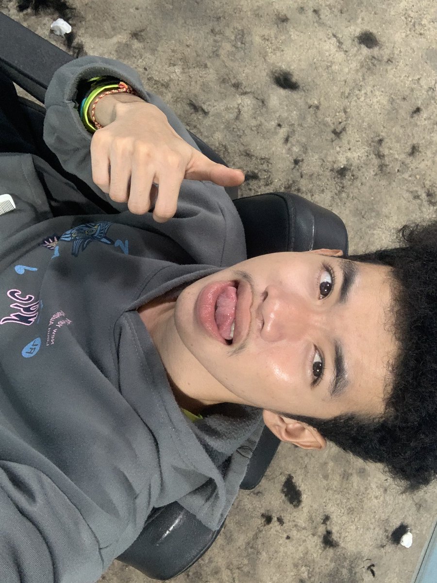 juiioysrulmk's tweet photo. Pov: ot Sart phg Khom prerng Mes 
Me: tea anh Sart jeang hg https://t.co/hQGAUCkTSC