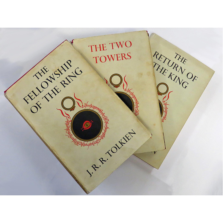 BrianNiemeier's tweet photo. Every failed Middle-Earth project has tried copying Peter Jackson instead of adapting Tolkien. https://t.co/zf7D0rh9E8