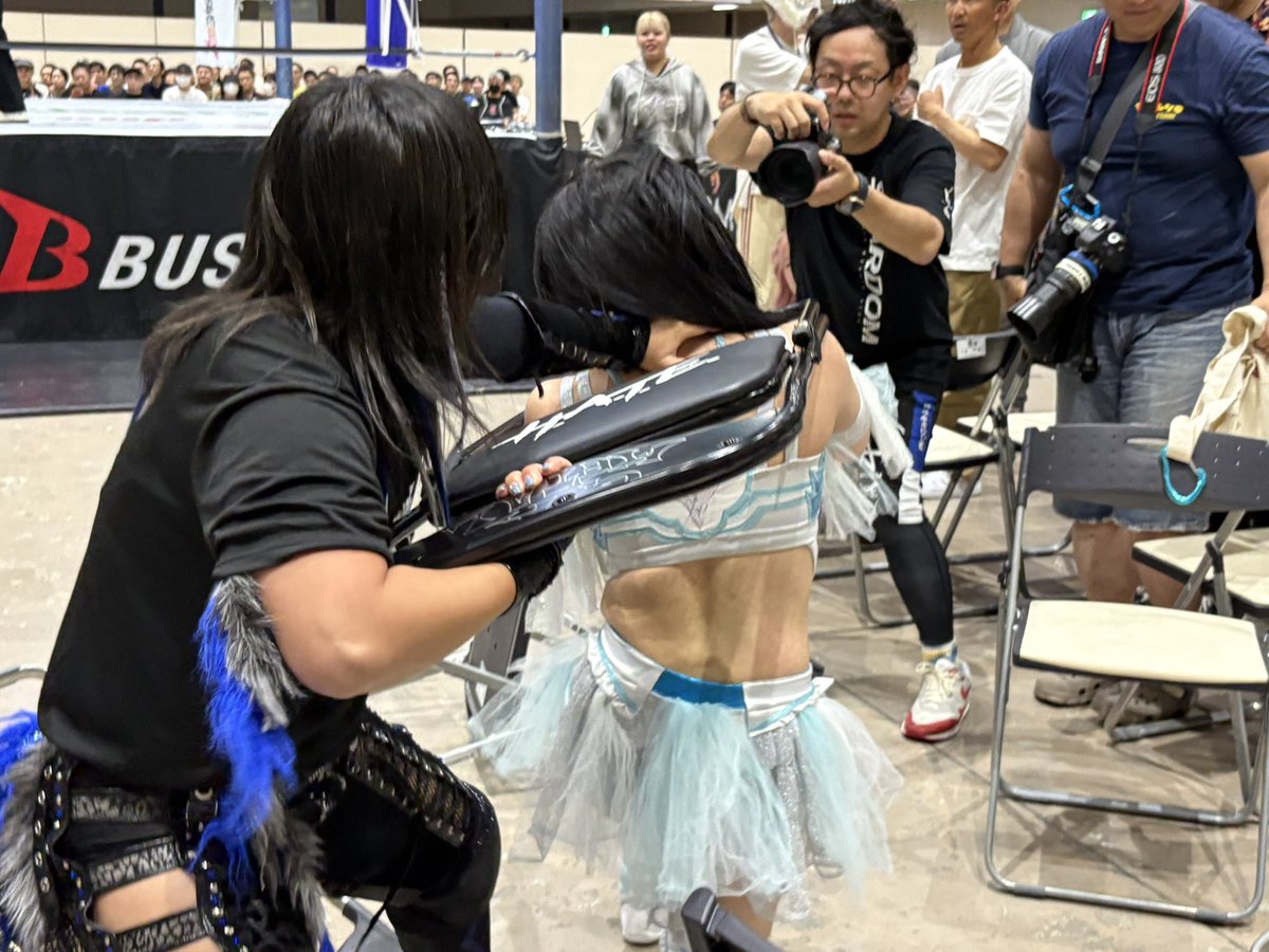 tmge_18312's tweet photo. 一昨日は女子プロレス団体
スターダム富山大会を観に行きました♪

全6試合は全部、面白かったです。
近くであった場外乱闘、迫力がありました👀

お客さんは625人、入ったみたいで
過去一だった。
プロレスを観に行く人が増えれば良いな😊 https://t.co/WY59BvmW4A