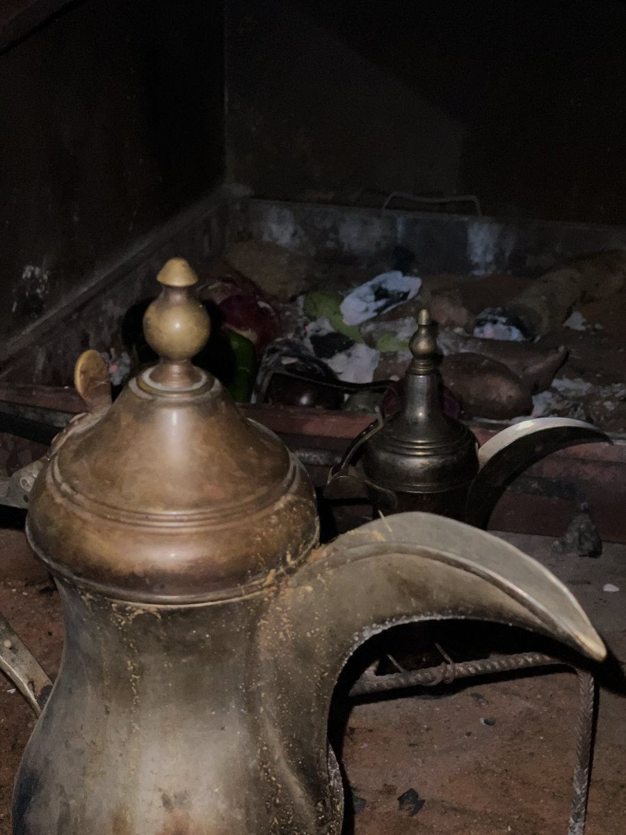 35Cyborg's tweet photo. كذلِكَ أخلاقُ النّساءِ ورُبّمَا 
يَضِلُّ بها الهادي ويخفى بها الرّشدُ
ولكنّ حُبّاً خامَرَ القَلْبَ في الصِّبَا 
يَزيدُ على مَرّ الزّمانِ ويَشْتَدُّ
-المتنبي https://t.co/BQTUMC1Rvu