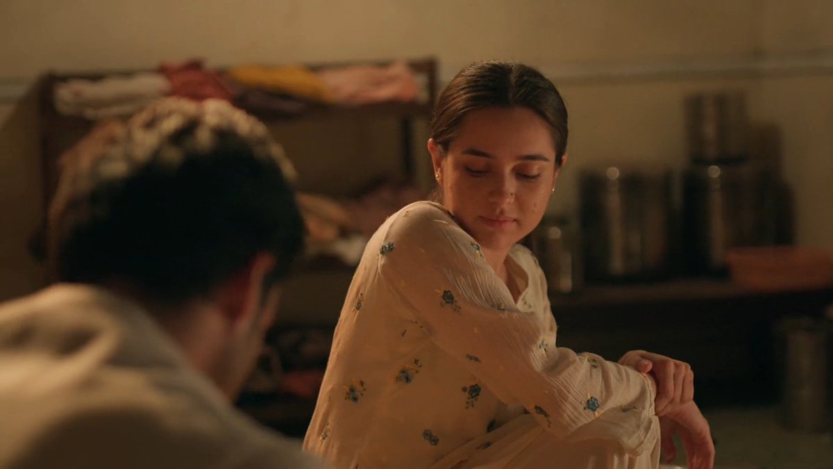 Itsurgurl_AS's tweet photo. This is THE moment. 😭🤚🏼

Mr. Mufti-e-Seher is out here making rotis because his wife (who's basically his best friend) wants. He's so unbelievably adorable.

One thing about him, he has absolutely no ego when it comes to Seher. 🥹

[#seherhonekohai #maher ] https://t.co/1NOuidFUD5