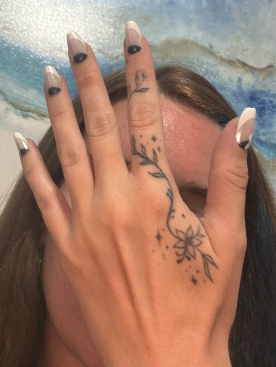 trippyagb's tweet photo. finished my nails… https://t.co/xRc1dPS2kI