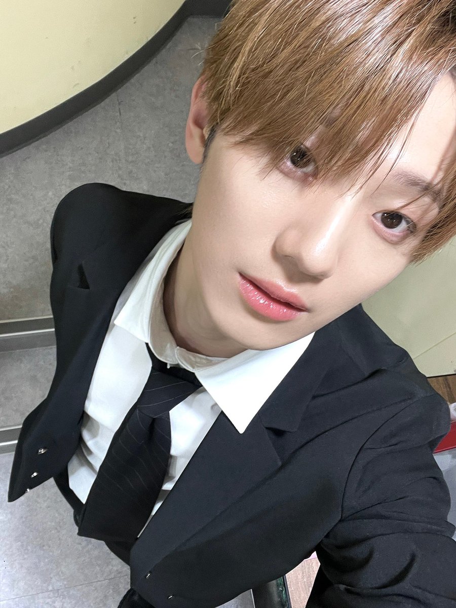 YYJ321_'s tweet photo. 260630 #윤영준 플러스챗 게시물 

🖤🤍

#하츠웨이브 #hrtzwav https://t.co/J4Fp0RYU2p