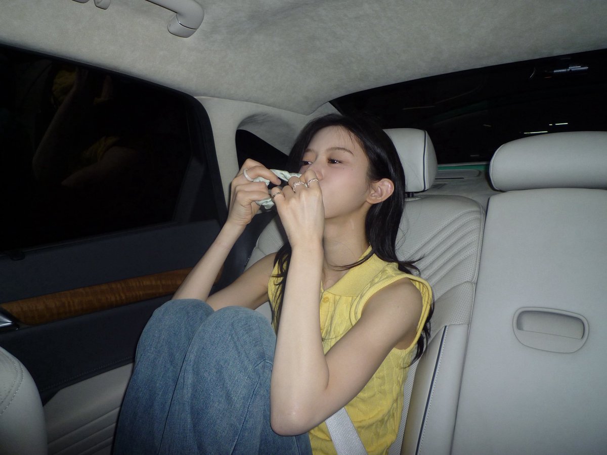 o9rss_'s tweet photo. mau balik pakai minju kecil, cuman feel-nya belum dapet lagi. https://t.co/Z3nDA5qGPh