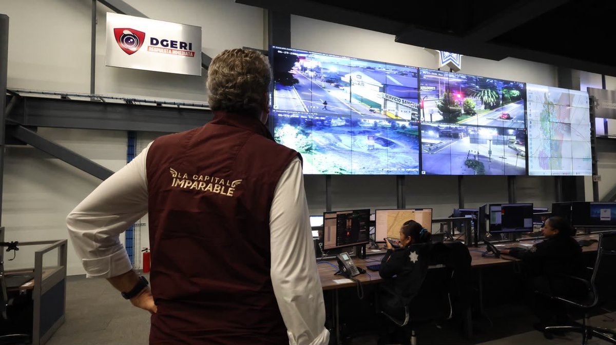 pepechedrauimx's tweet photo. Desde la #DGERI, mantenemos el monitoreo en tiempo real de toda la ciudad para atender de manera inmediata y oportuna cualquier situación de emergencia. 

Supervisamos constantemente los puntos estratégicos y niveles de agua para proteger a las familias poblanas ante la presente caída de lluvia. 

Ante cualquier eventualidad, reporta de inmediato al 9-1-1 o 072. 🚨
