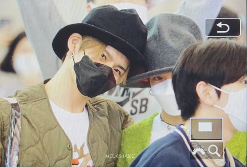a4ahiteru's tweet photo. 요사히 비슷한 아이템 
다른느낌 나는 코디 진짜 좋아함 ㅜㅜ 
쌍둥이 형동생같애 https://t.co/75gyCC7U1R