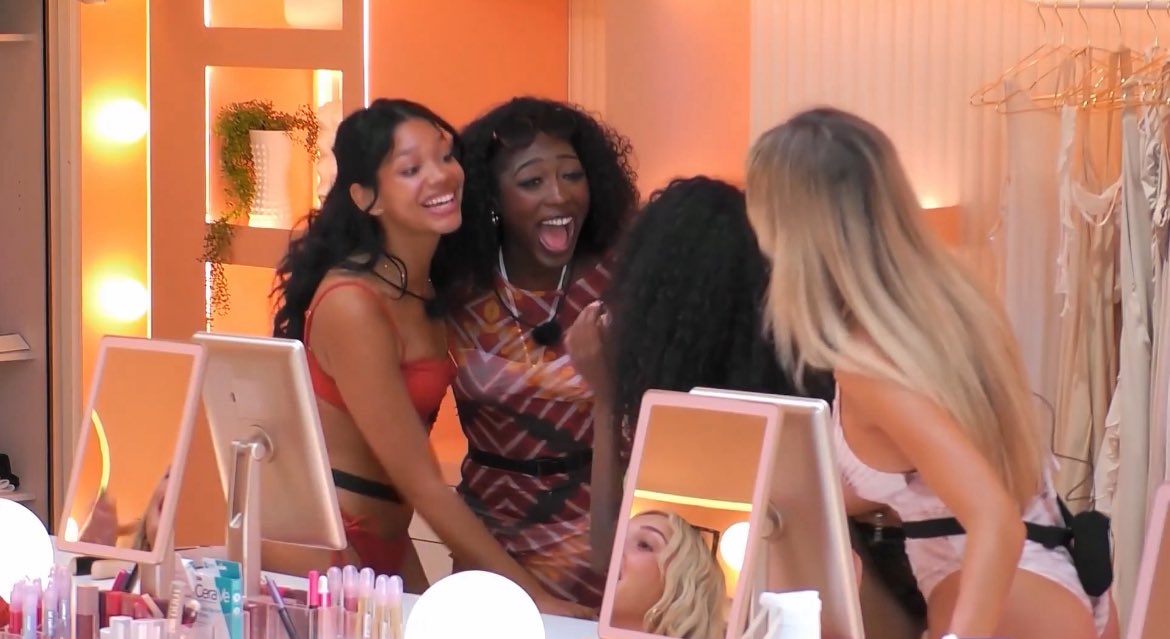 AyandaZung99454's tweet photo. no matter what happens atleast they have each other #loveislandusa https://t.co/yjCwxKaL4H