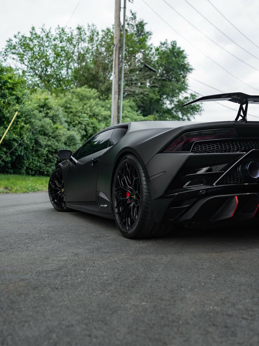 TheAutoHub's tweet photo. Lamborghini Huracan https://t.co/2XZXPbJr63
