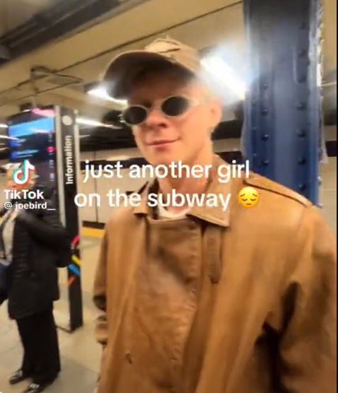 DO3HUNTING's tweet photo. his glasses are so 1970s nola louis de pointe du lac https://t.co/6L0SreTcuS