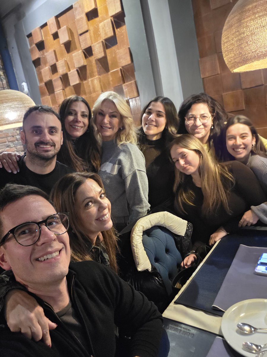 peralta_nico's tweet photo. El equipo del amooooor con @yanilatorre a la cabeza, de festejo 🥰❤️ @SQP_oficial @PiaShaw https://t.co/xnjVYaee1u