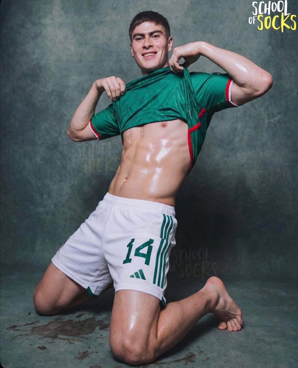 richix99's tweet photo. Solo por la hormiga veo la selección mexicana #mexico https://t.co/6hMu6QiCqu