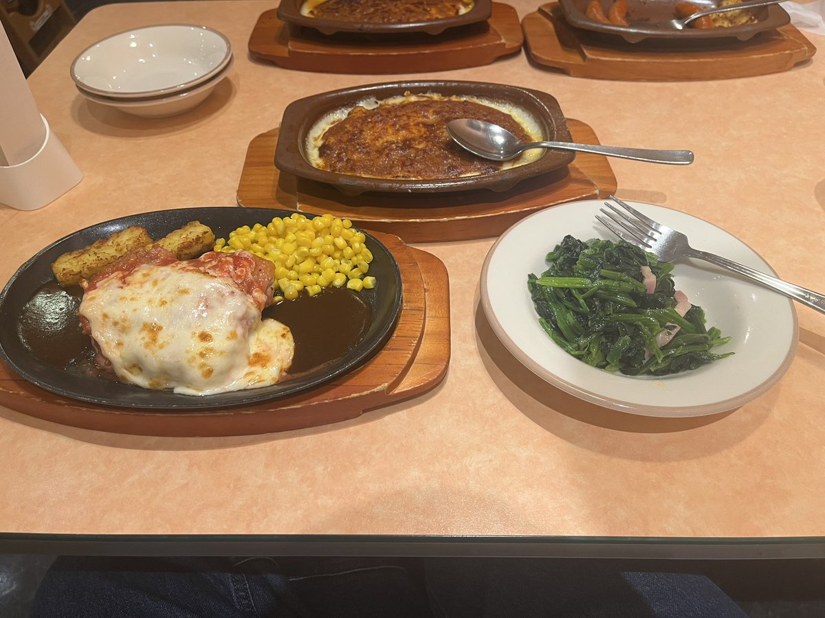 elf_4649's tweet photo. 朝兼用昼食
ほうれん草のソテーが1番好きです https://t.co/Roz65JHlwy