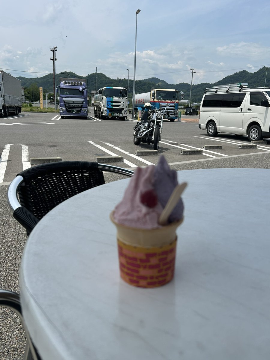 cutycat6's tweet photo. 3日連続おバイク🏍🏍☀️
ブルーベリーとラズベリーで身体も暑さ対策も
ベリーベリーグットじゃない https://t.co/cEMWj9iwkU