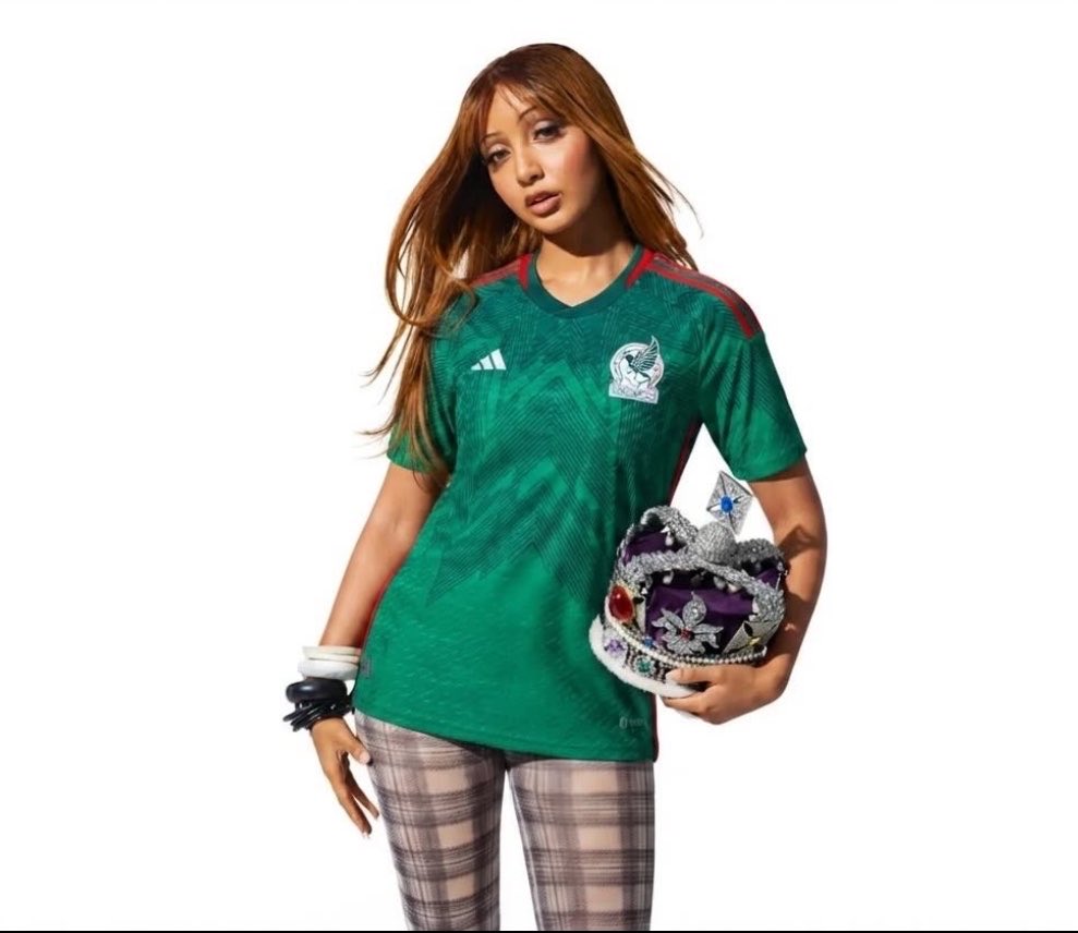 mxl_rose's tweet photo. gracias pinkpantheress por apoyar a la selección mexicana de futbol https://t.co/08MeYPOixK