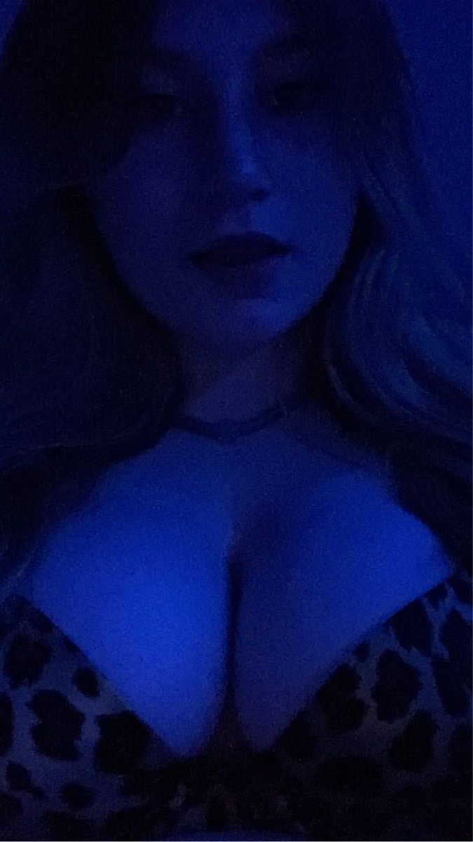 BrantDave6333's tweet photo. If you trynna jerk yo shit lmk I got free nudes of my girl and vids im willing to send #cuck #nudes #nsfwtwt #sex #sexting https://t.co/beGURfbfTW