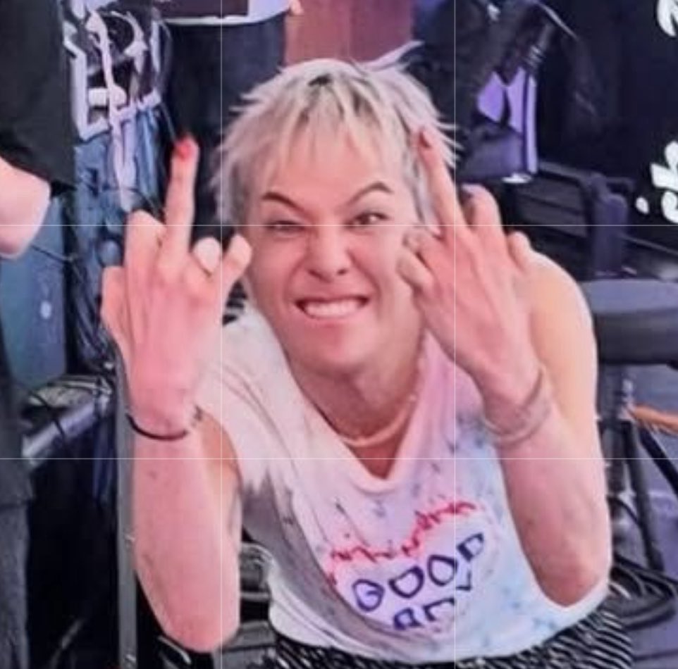 gdsholic's tweet photo. it is that serious for him https://t.co/r2s5tVOa31