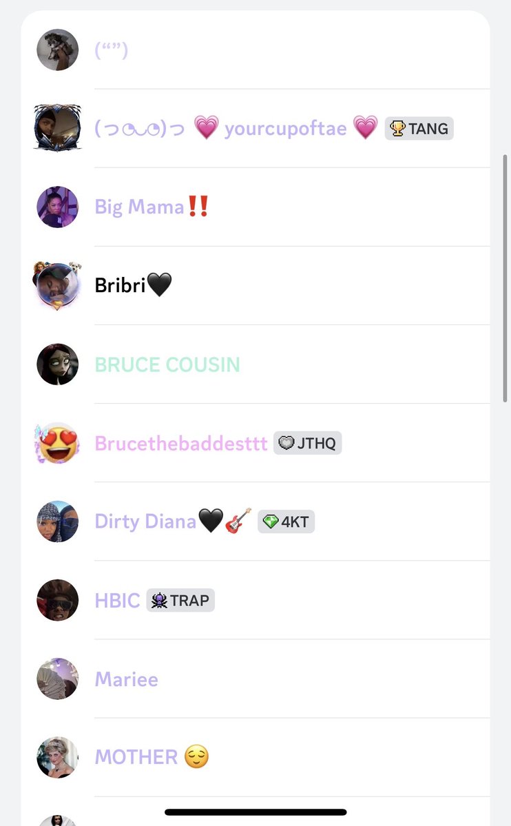 Brucewayneleee's tweet photo. @starcosmetics2 They still in there watching yall videos for free. Them hehe twins so weird. https://t.co/P7ZzZAZVm2