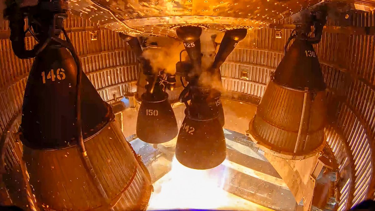 Flight5Booster's tweet photo. hi guys did i miss much-

OH MY GOD 

S41 is out for Cryo

B20 will be heading for static fire on pad 2 soon

S40 conducted a single engine test https://t.co/N4BhgngnWZ