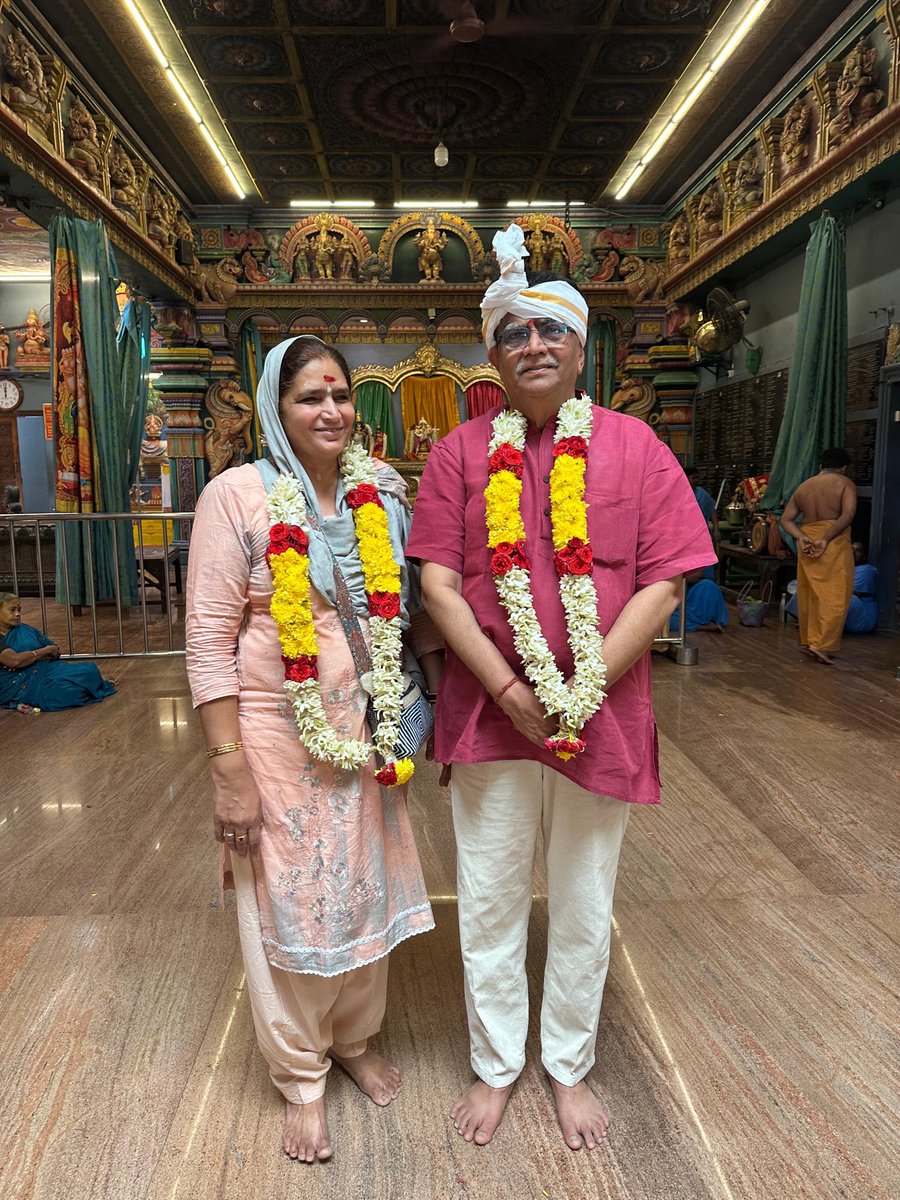 OPDhankar's tweet photo. वैवाहिक जीवन के शानदार 35 वर्ष नीरूपा जी का अभिनंदन 🌸🌼🌸🌼🌸🌼🌸🌼🌸🌼 https://t.co/j2VotuZ20R