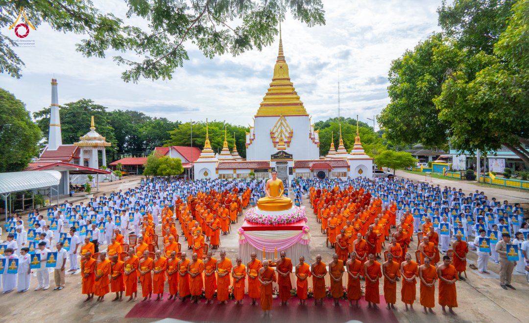 DMCupdates's tweet photo. คณะสงฆ์พร้อมด้วยพุทธศาสนิกชน ได้ร่วมประกอบพิธีอัญเชิญพระประธาน “พระธรรมกาย” และประกอบพิธีบรรจุพระบรมสารีริกธาตุ ภายในเกศดอกบัวตูมองค์พระประธาน เพื่อประดิษฐาน ณ อาคารสมปรารถนา วัดกลางธนรินทร์ จังหวัดสิงห์บุรี
https://t.co/nbRVQzVXEm https://t.co/ZrNxpHHD2M