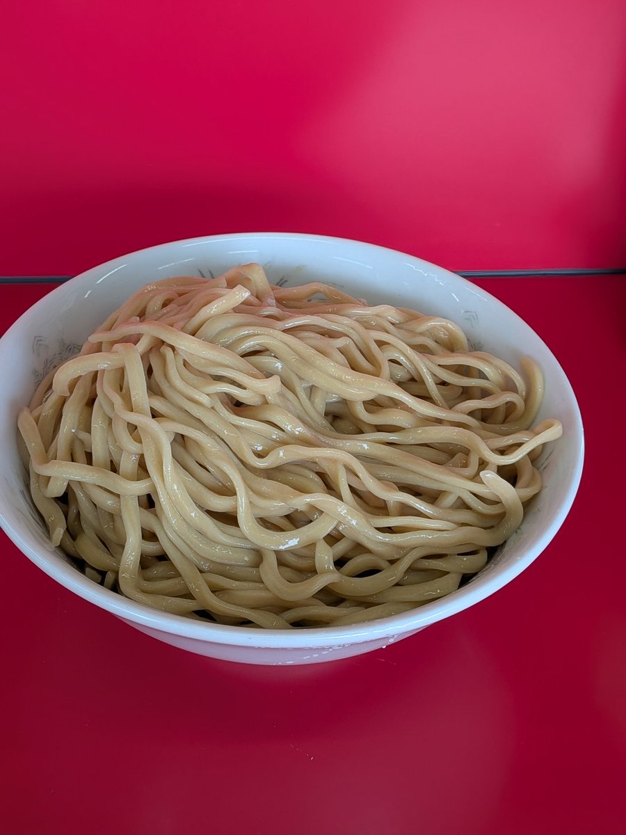 kanri421's tweet photo. ラーメン二郎　ひたちなか
少ラーメン　つけ麺　麺少なめ　
お酢多め　　トムヤム玉　YsNA

お酢多めにトムヤム玉！
一気にアジアンズッパ辛最高！
好きだわ〜😋
マスターとワールドカップの話で盛り上がり完食🍜
マスター今日もご馳走様でした🙇

#ラーメン二郎
#ラーメン二郎ひたちなか店
#つけ麺 https://t.co/SIvPvw0Xg5