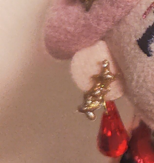 Rakulo_P1821's tweet photo. ついでに広めたいんですけど、金の部分に使ってるスリコの極細3Dネイルが本当に革命でした……😭🙌✨
完全に折り畳んじゃったりすると折れて剥がれちゃいますが、刺繍面倒な私からしたら大助かりでした！ピアスもこれ固めて作ってます
ぬい服作る方に届け‼️ https://t.co/PPDYo4RfGa