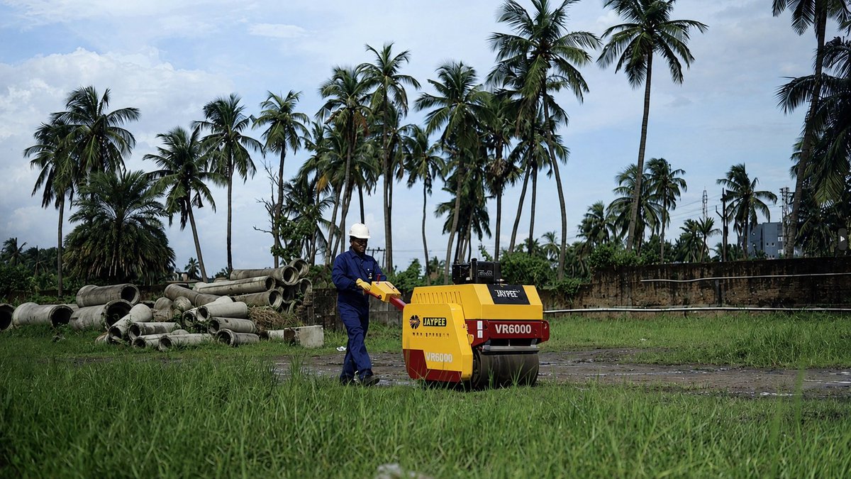 JaypeeIndiaLtd's tweet photo. JAYPEE® VR6000 Vibratory Roller delivers powerful compaction, smooth operation, and long-lasting durability for road construction, site development, and infrastructure projects.

When every layer matters, choose equipment designed to perform under demanding site conditions. https://t.co/zvlluYWgFM