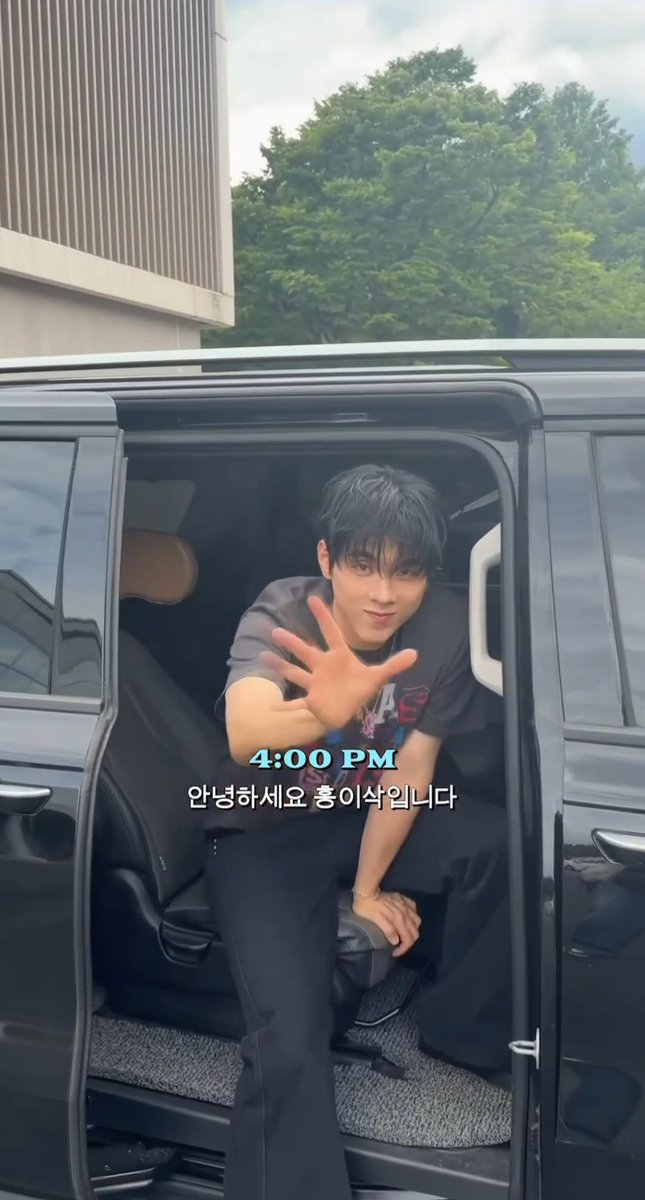 prome_h___'s tweet photo. 이장면만 백만번 돌려보는중 표정이며 손이며 미쳤다(P) https://t.co/p3Ia3EASyY