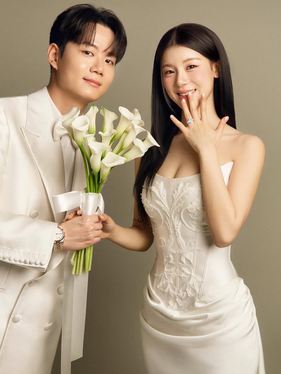 tang__kira's tweet photo. Gong Sangjeong dan Seo Minhyung (Exchange 3) membagikan foto Pre wedding mereka

AKan menikah pada Desember 2026

https://t.co/Fpxos1Msn4 https://t.co/DLKhh4eld3
