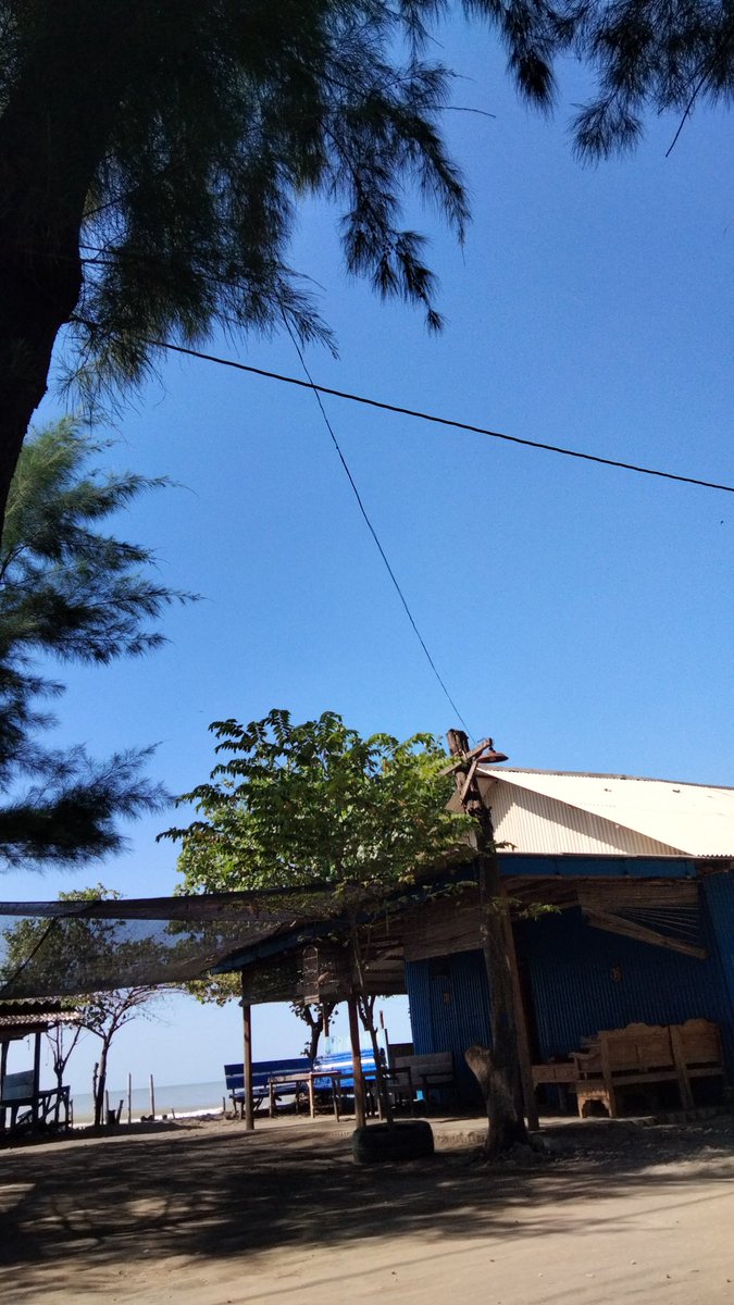 StayTegal's tweet photo. Tegal panas banget cokkkk
#Gaytegal #Pantaipadaharja https://t.co/HP0vd5O3wt