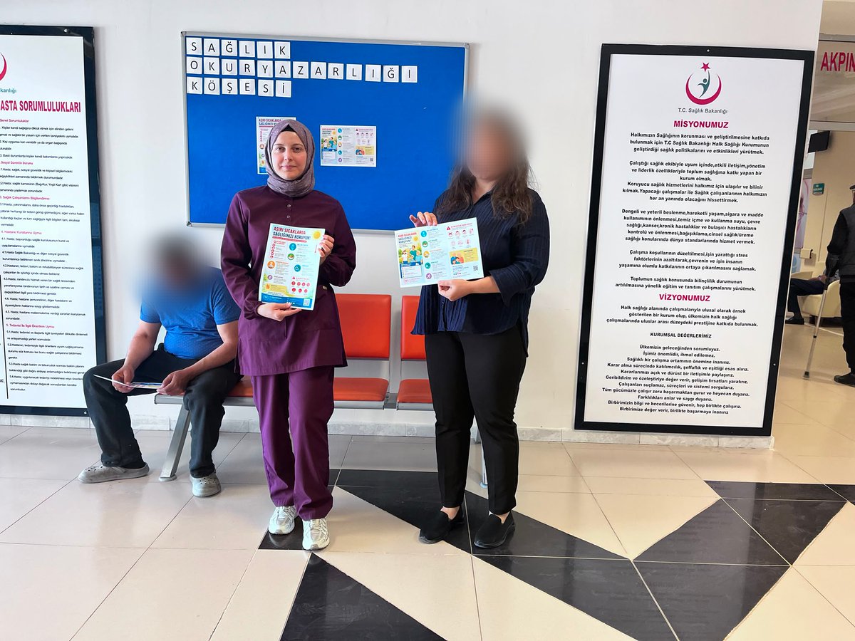 akpinardh's tweet photo. • Günün en sıcak saatlerinde (10.00-16.00) mecbur kalınmadıkça dışarı çıkılmamalıdır.
• Bol miktarda sebze ve meyve tüketilmelidir.
• Terleme ile artan sıvı ve mineral kaybının önlenmesi için her zamankinden daha fazla miktarlarda sıvı alınmalıdır. https://t.co/TTuqTg1hNO