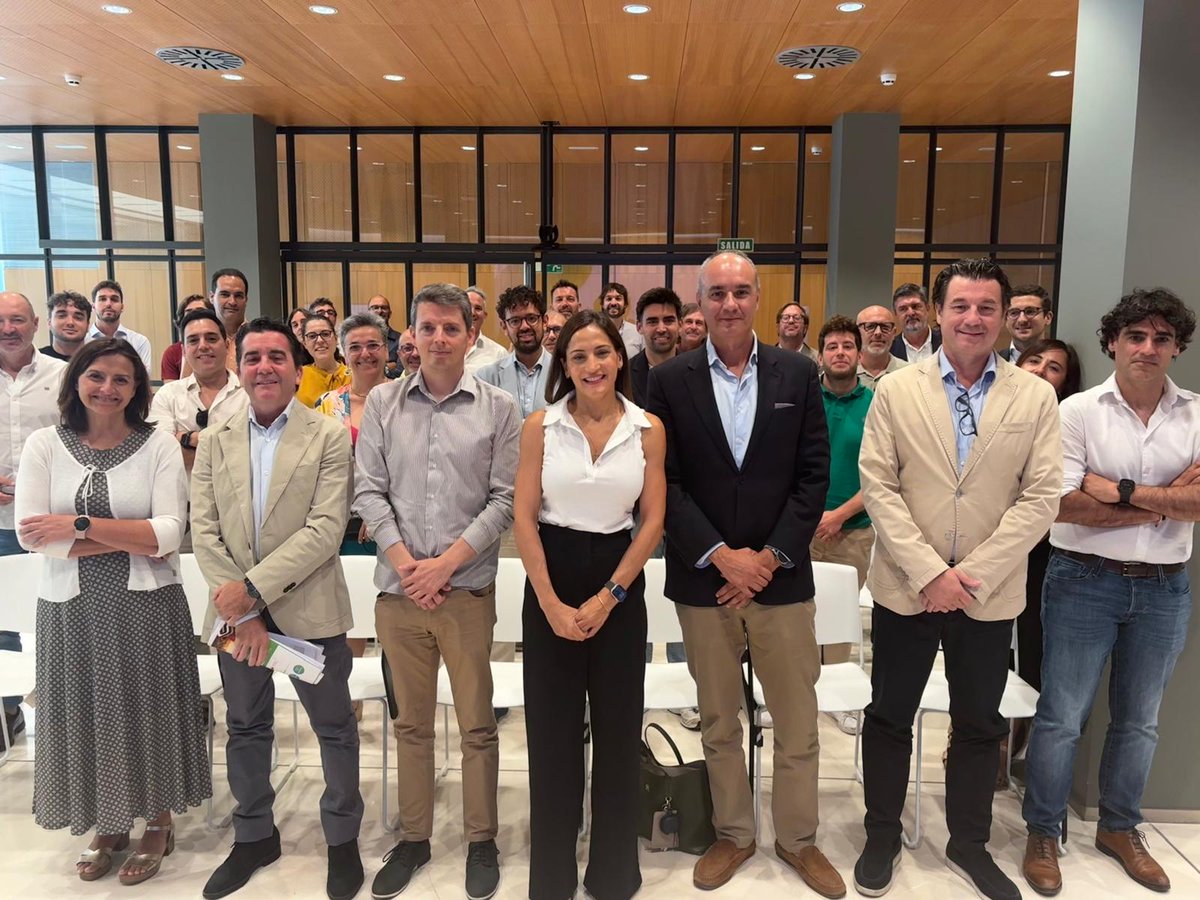 AVAESEN's tweet photo. 📍 Hemos celebrado la asamblea general anual de #AVAESEN junto a nuestras empresas asociadas para hacer balance del último ejercicio y seguir impulsando la transición energética en la Comunitat Valenciana. https://t.co/VlJMsPQNk0