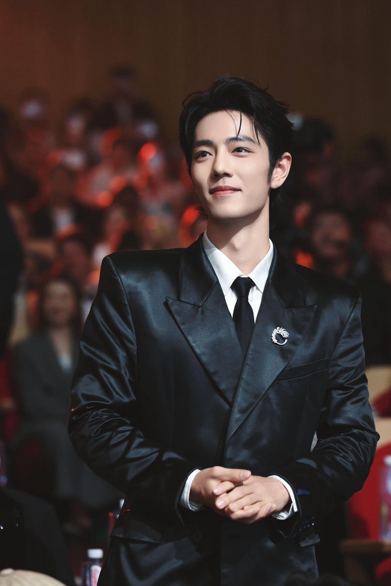 IndilAirfinde's tweet photo. @touch_beijing And he is simply stunning! 😍 
It’s so rare be at the same time so talented, so handsome and so well mannered ♥️♥️♥️
#XiaoZhan https://t.co/mBae26BOCR